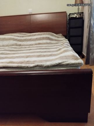 Κρεβάτι υπέρδιπλο με το στρώμα και 2 κομοδίνα με συρτάρι ξύλο μασίφ