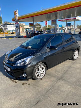 Toyota Yaris '14 Hybrid