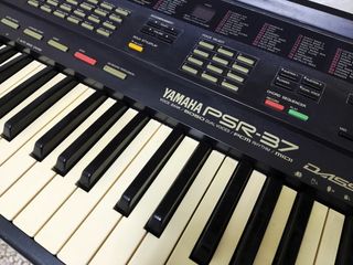 Συλλεκτικό synthesizer Yamaha PSR-37
