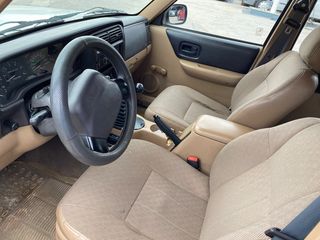 Jeep Cherokee 2000-thumb-4