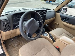 Jeep Cherokee 2000-thumb-5