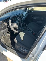 Volkswagen Polo 2019-thumb-9