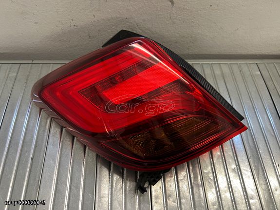 Φανάρι πίσω αριστερά Toyota Yaris 14-17 LED