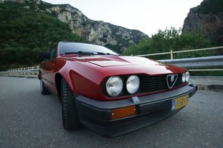 Alfa Romeo Alfetta 1985 GTV2.0-thumb-1