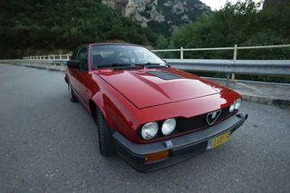 Alfa Romeo Alfetta 1985 GTV2.0-thumb-6