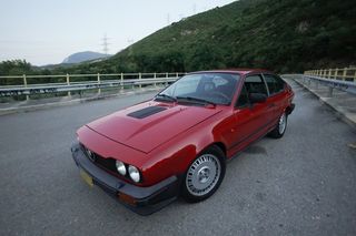 Alfa Romeo Alfetta 1985 GTV2.0-thumb-10