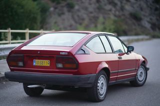 Alfa Romeo Alfetta 1985 GTV2.0-thumb-16