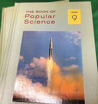 The Book of Popular Science του 1965 by Grolier