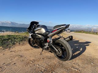 Yamaha YZF-R6 2003-thumb-3