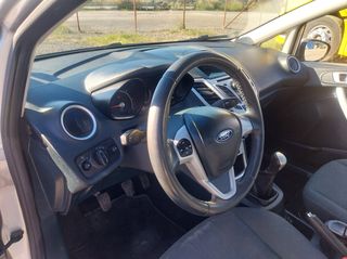 Ford Fiesta 2012-thumb-10