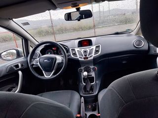 Ford Fiesta 2012-thumb-13
