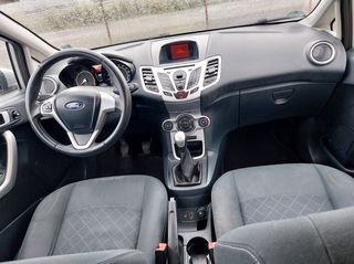 Ford Fiesta 2012-thumb-12