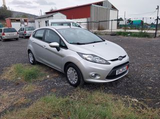 Ford Fiesta 2012-thumb-7