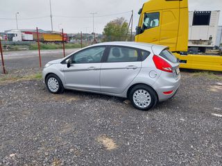 Ford Fiesta 2012-thumb-9