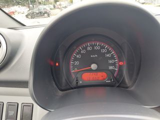 Nissan Pixo 2010-thumb-17
