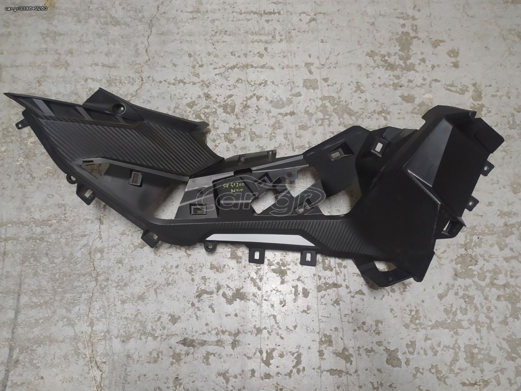 ΚΑΛΛΥΜΑ ΚΕΝΤΡΙΚΟ ΔΕΞΙΟ (ΤΟΥΝΕΛ) APRILIA SR-GT 