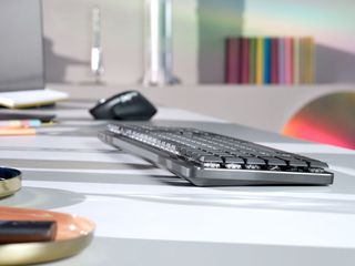 Logitech - MX Mechanical Wireless Illuminated Keyboard - Nordic / Computers-thumb-2