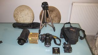 Σώμα Nikon D7000 με 5149 κλικ, 1 μπαταρία, memory card 64 + 3 φακοι + τρίποδας