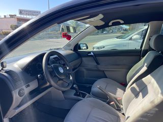 Volkswagen Polo 2003-thumb-8
