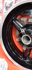 Suzuki gsx1400-thumb-4