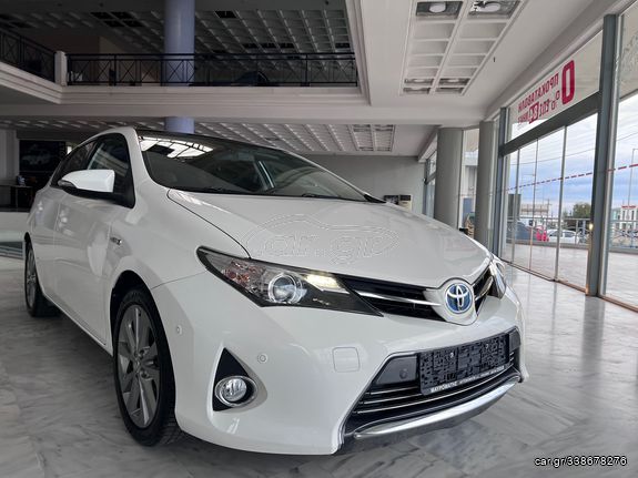 Toyota Auris '13  1.8 Hybrid Executive