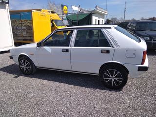 Lancia Delta 1988-thumb-3