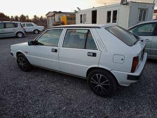 Lancia Delta 1988-thumb-10