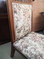 Δωρεάν η μεταφορά Σετ σαλονιού Vintage με μοτίβο λουλούδιων/Καναπές, και καρέκλες σε καλή κατάσταση 