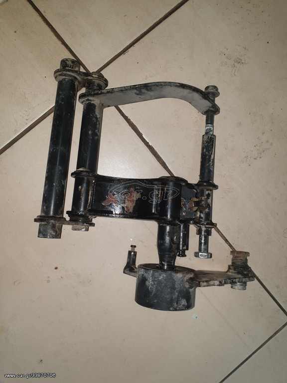 Piaggio Beverly 200 βάση κινητήρα