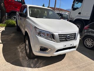 Nissan Navara 2018-thumb-1