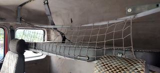 Mercedes-Benz 2000-thumb-4