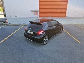 Peugeot 208 2015 GTi-thumb-4
