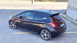 Peugeot 208 2015 GTi-thumb-3