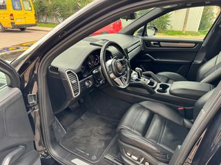 Porsche Cayenne 2018 E-Hybrid  plugin-thumb-4