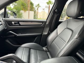 Porsche Cayenne 2018 E-Hybrid  plugin-thumb-6