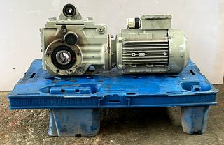 SEW ΜΕΙΩΤΗΡΑΣ 0.55KW(0.75HP) 76RPM