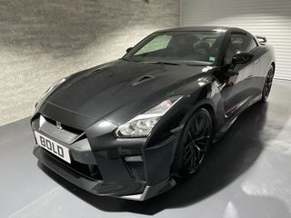 Nissan GT-R 2017 Black edition/Racing Akrapovic