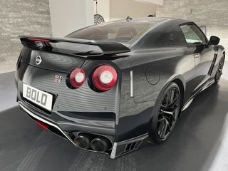Nissan GT-R 2017 Black edition/Racing Akrapovic-thumb-8