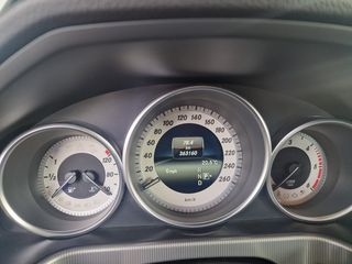 Mercedes-Benz 220 2014 E 220 CDI-thumb-15