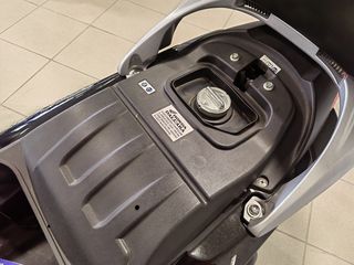 Honda SH 300i 2015 ABS TOP BOX-thumb-13
