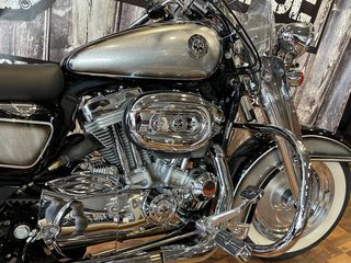 Harley Davidson XL 883 Sportster Custom 2010-thumb-5