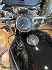 Harley Davidson XL 883 Sportster Custom 2010-thumb-11