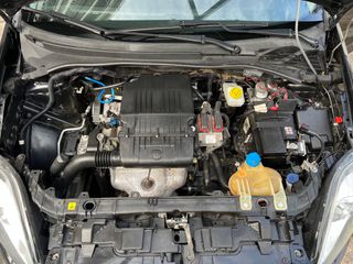 Fiat Punto Evo 2010-thumb-17