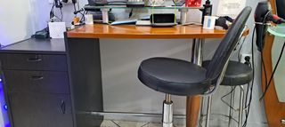 Γραφείο - καρέκλα με ρόδες - άριστη κατάσταση 