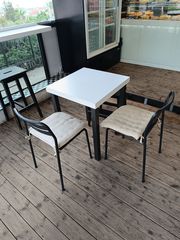 Καρέκλες  / τραπέζια  /  σκαμπό 