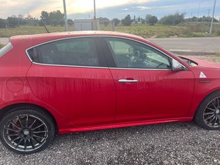 Alfa Romeo Giulietta 2012-thumb-3