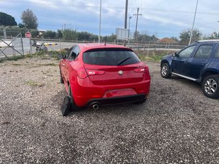 Alfa Romeo Giulietta 2012-thumb-6
