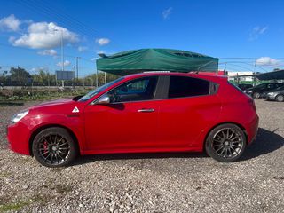 Alfa Romeo Giulietta 2012-thumb-14
