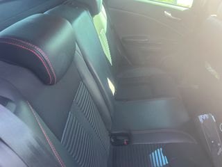 Alfa Romeo Giulietta 2012-thumb-18