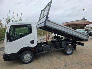 Ανατροπή Nissan 2009 CABSTAR 2.500cc Ανατροπή Διπλες μπουκαλες